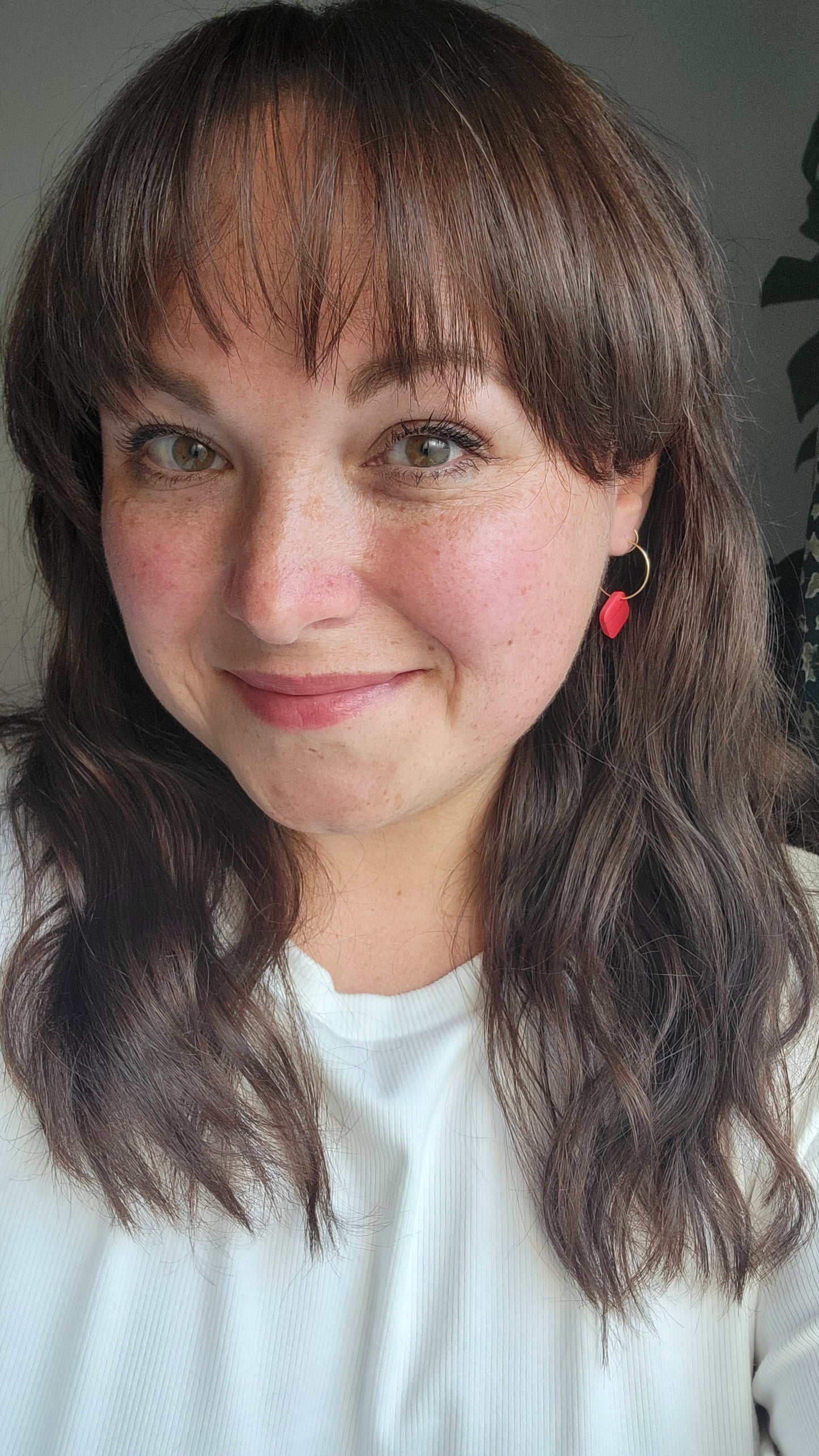 Cora Hoops in Bold Red