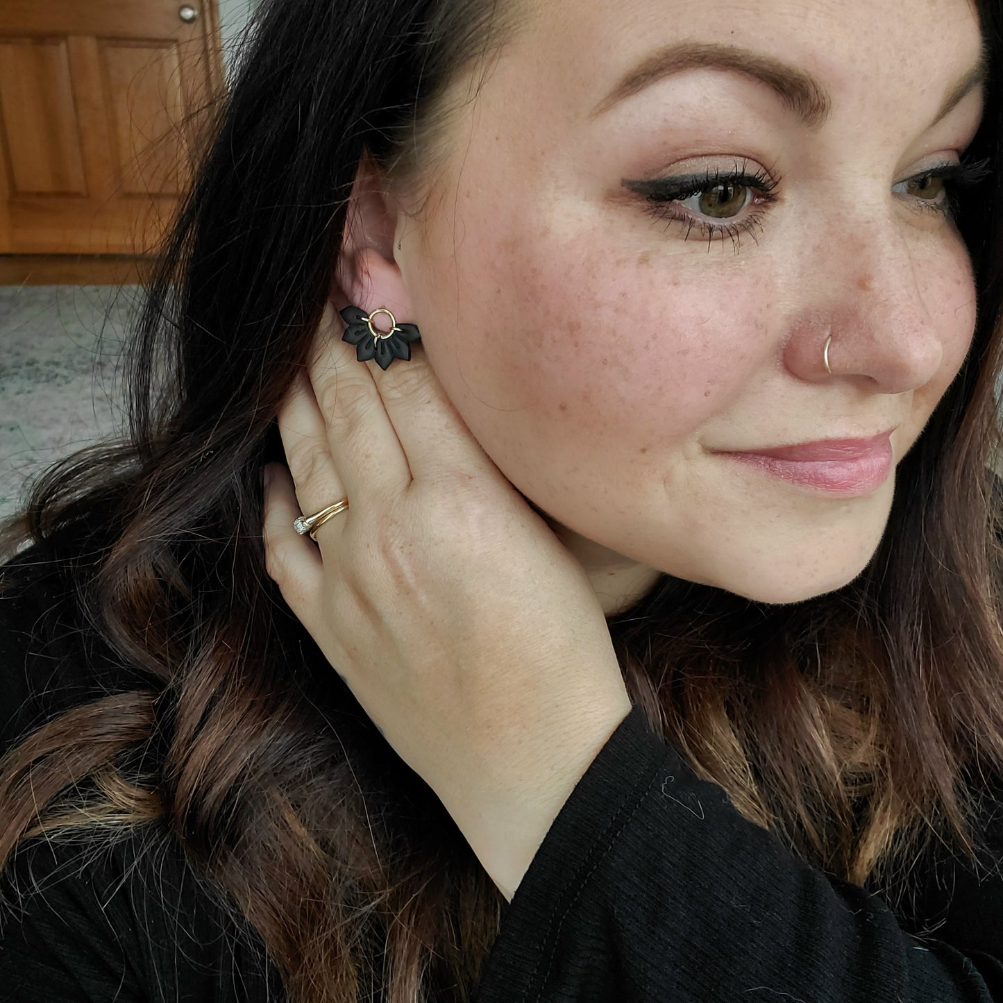 Flower Studs in Black
