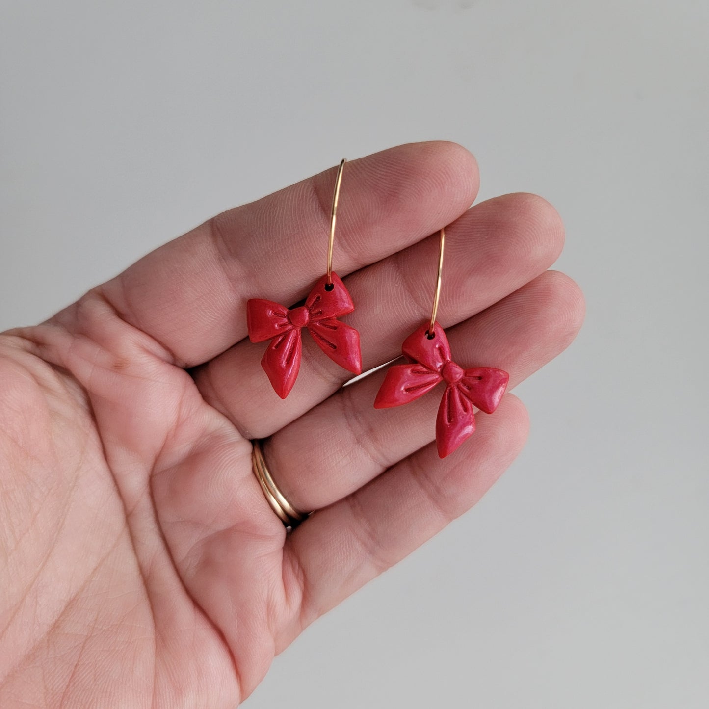 Red Bow Hoops