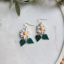 Load image into Gallery viewer, Garden Party Daisies
