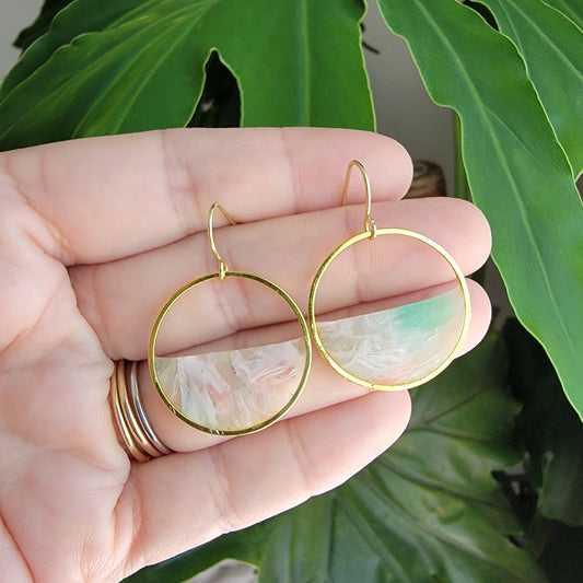 Horizon Dangles in Mossy Stone