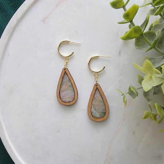 Wooden Teardrop in Mossy Stone