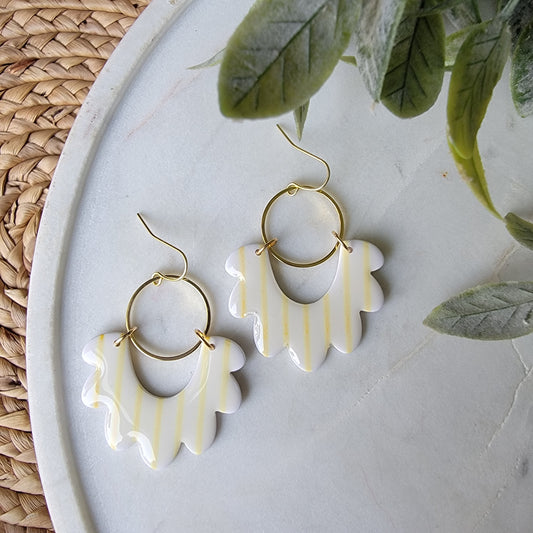 Kiki Earrings in Grand Yellow Stripe