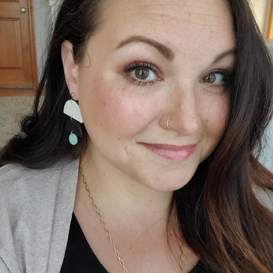 Sasha Earrings in Speckled White Black and Sage