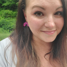 Load image into Gallery viewer, Mini Wavy Arch Earrings in Fuchsia
