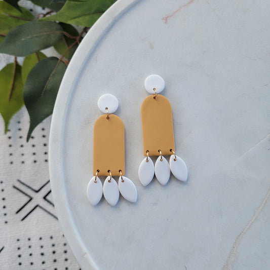 Dangled Arches in Mustard and White