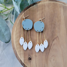 Load image into Gallery viewer, Via Earrings in Slate Blue, Speckled Cream and Gold
