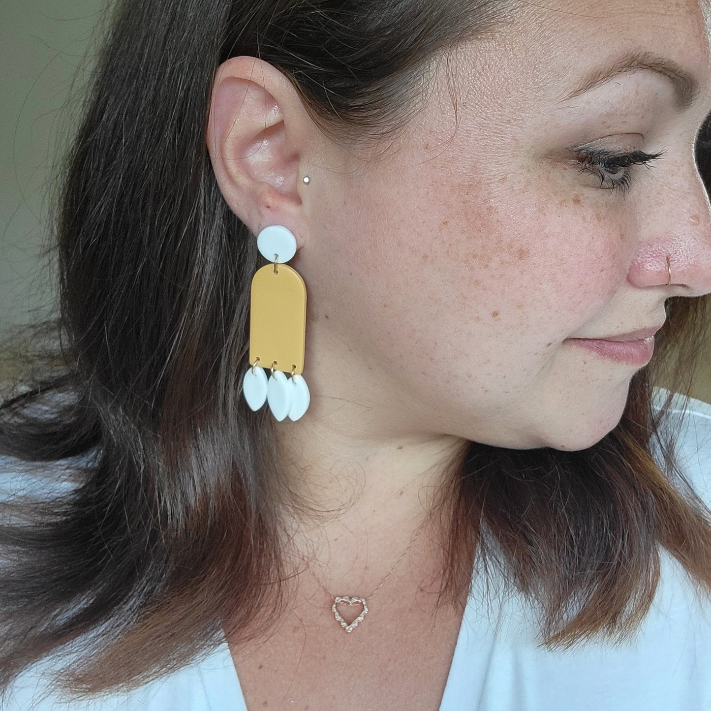 Dangled Arches in Mustard and White